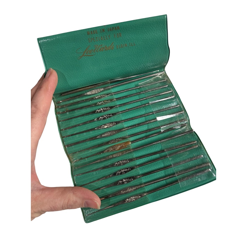 Vintage LeeWards mixed Steel Crochet Hook Set with Teal Case